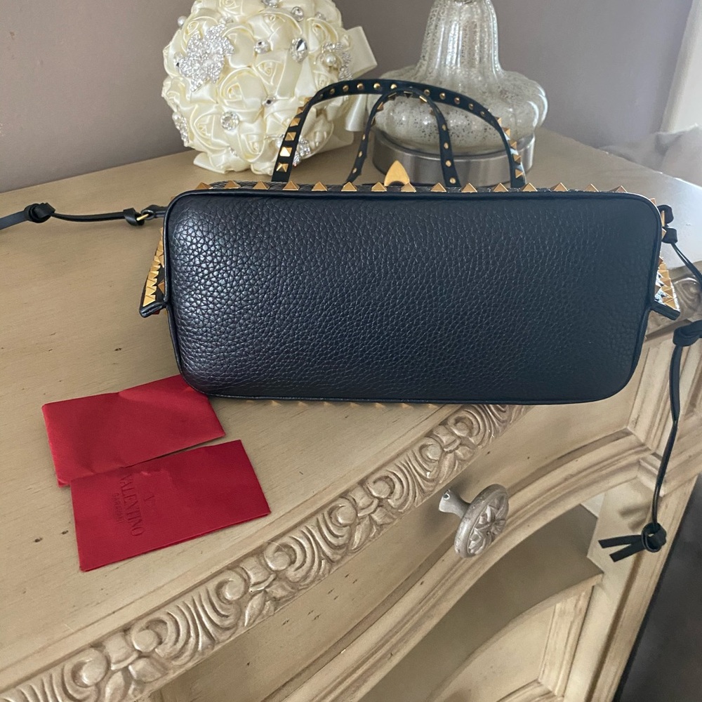 SOLD Valentino black small grainy rockstud hype - Picture 3 of 8